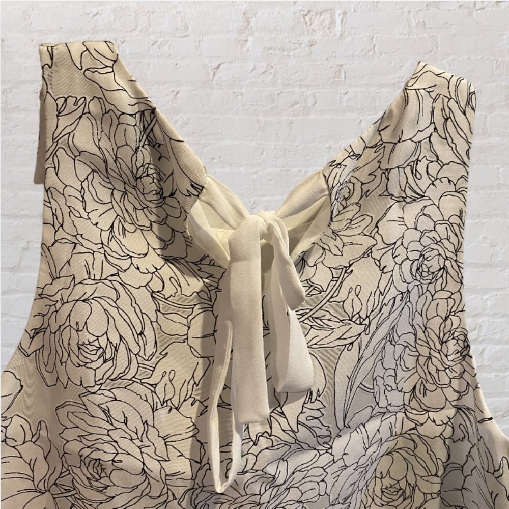 BANANA REPUBLIC -- Summer Top, Loose & Flowy, Black/White with Tie Back, Lined - Picture 7 of 12